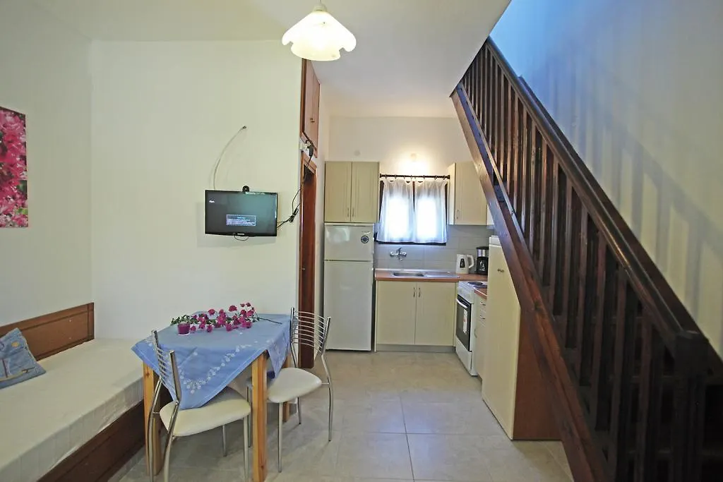 Villa Alexandra Polychrono 0*,